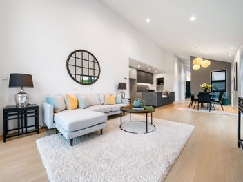 Unique kitchen & vaulted ceilings