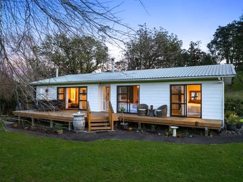 Vendors relocating - MUST BE SOLD!