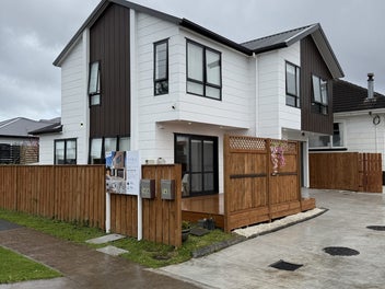 Welcome to Modern Family Living in New Lynn