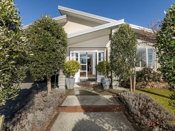 A Charming Haven Perfect for Family Living