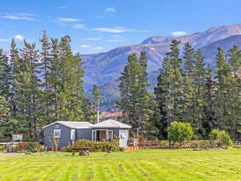 Alpine Eco Cottage & Lifestyle Land