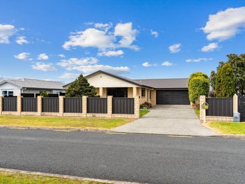 Stunning Solid Brick Family Home – Modern Comf...