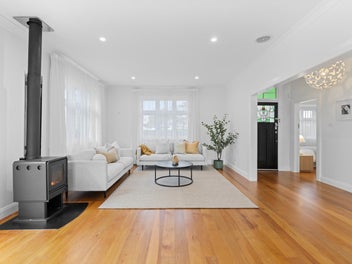 Meticulously renovated - Central location