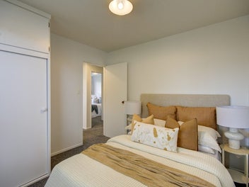 Sunny, Light-Filled Townhouse - Move in Ready!