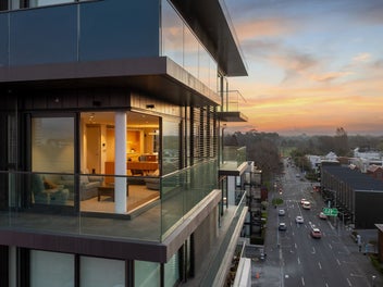 Skyline Sophistication - Sub Penthouse