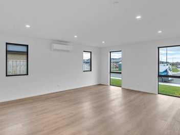 Motivated vendors - Ready to move in !