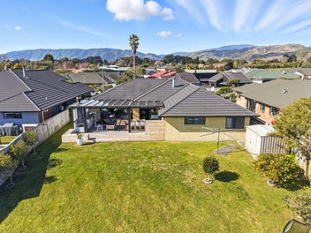 Kapiti sunsets and family memories await