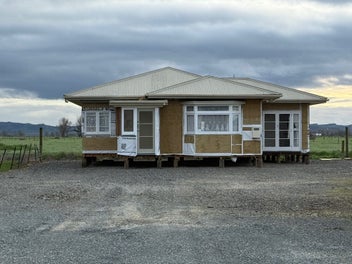 3 BEDROOM HOUSE FOR REMOVAL/RELOCATION ID: MARY