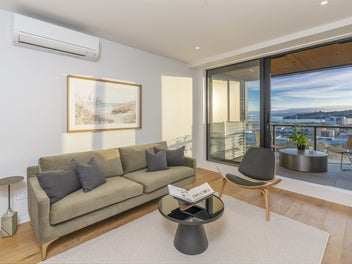 OMC - Stunning Sunsets and Harbour Views
