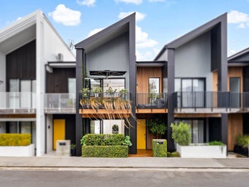 Lifestyle, Location & Double Garaging