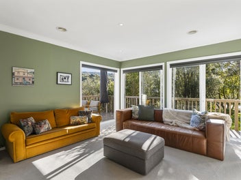 Sun Drenched 1950's Stunner
