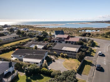Stroll to Paraparaumu Beach & Estuary