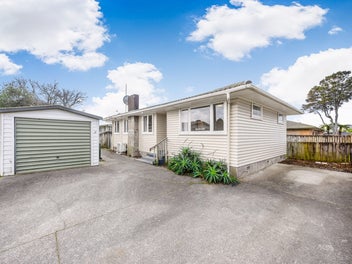Do-Up Opportunity in a Prime Papakura Spot!