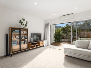 MODERN COMFORT, PRIVACY & LOCATION