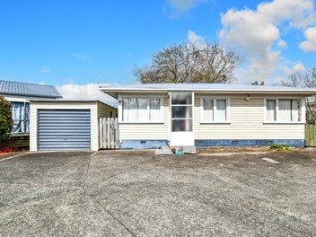 Home & income goldmine! Two dwellings on 1,166sqm