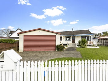 Deceased Estate-Family Says Sell This Swanson Gem