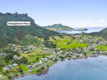 COASTAL LUXURY MEETS MODERN LIVING