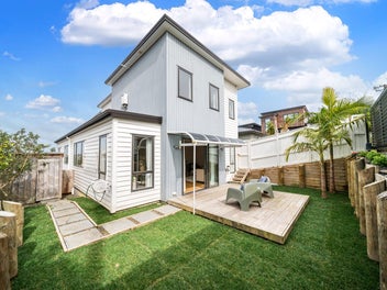 Near-new Family Home in Pinehill