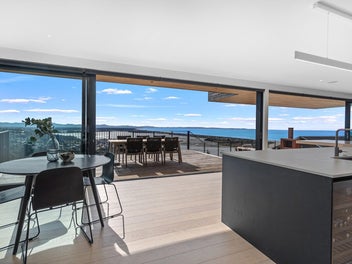 Elevated Luxury with Endless Vistas