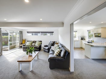 Ultimate family find — move swiftly