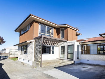 Versatile Dual-Dwelling Opportunity