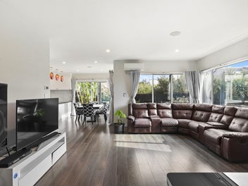 6-Bedroom Family Home in Hobsonville