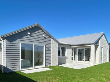 Contemporary Family Living - NEW BUILD
