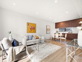 Modern & Stylish in the Heart of Bucklands Beach