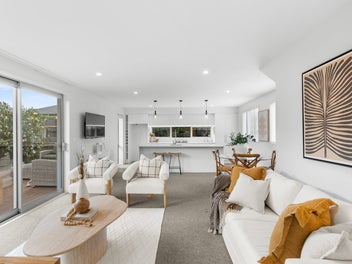 Stylish City Living with Double Garage!