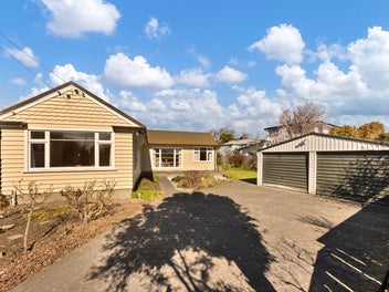 Premium Location As is Where is, 1060sqm