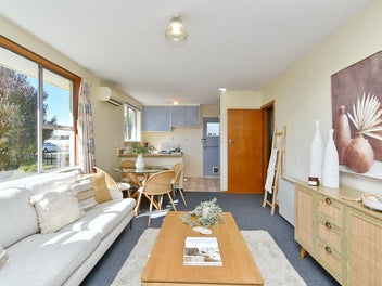 Exceptionally Well Maintained Unit