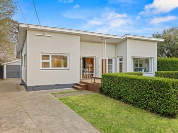 Immaculate Family Living in Templeton
