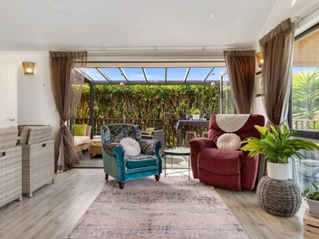 Welcome Home to Shelly Beach!