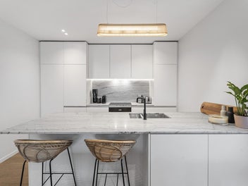 Upscale Apartment in Prime Post Code