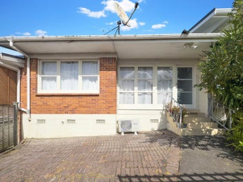 Brick Beauty - Family Ready, Investor Friendly!