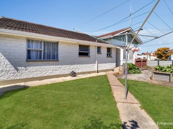 Sunny Family home