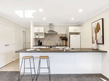 Immediate Posession! Modern Low-Maintnance Living