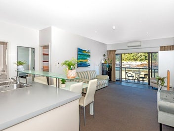 Hassle-free city living with views