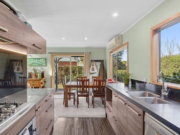 Secluded Stone Street Cottage
