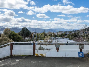 SPACIOUS IN SILVERSTREAM
