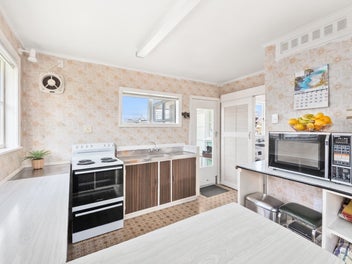 Family Haven with Exceptional Convenience