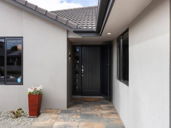 Refined Living in a Tranquil Natural Setting