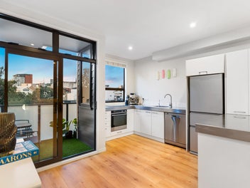 Grammar Zone Modern Living