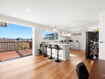 SUN, SPACE AND VIEWS - THIS ONE HAS IT ALL