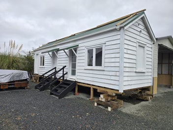 Image 1 of 7