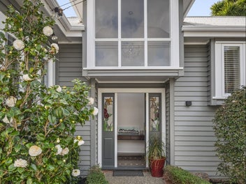 Superbly located family home - DGZ