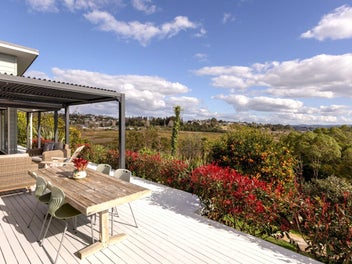 Vendors’ Downsizing, Seriously For Sale!