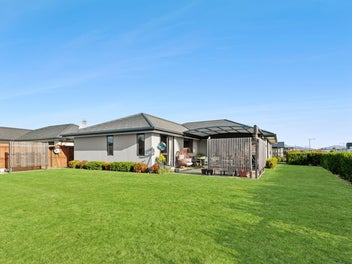 Owners On The Move! Start Summer in Your New Home!