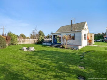 Sunny 2-3 Bedroom Darfield Delight