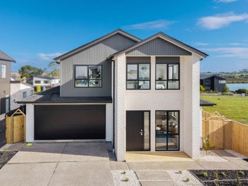 Luxury Meets Lifestyle with Stunning Seaviews